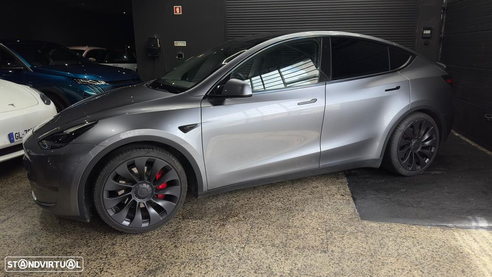 Tesla Model Y Performance Dual Motor AWD - 7