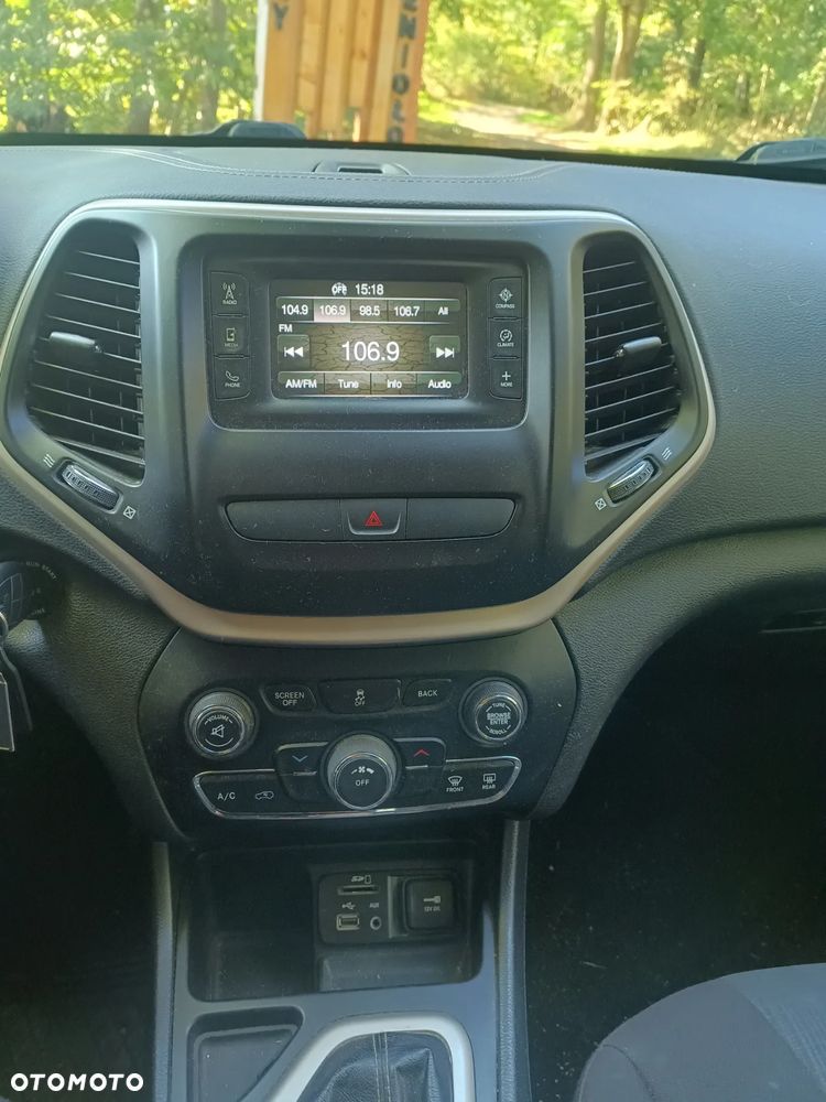 Jeep Cherokee - 9