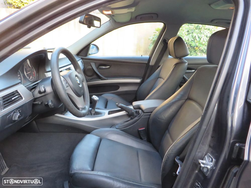 BMW 320 d - 12
