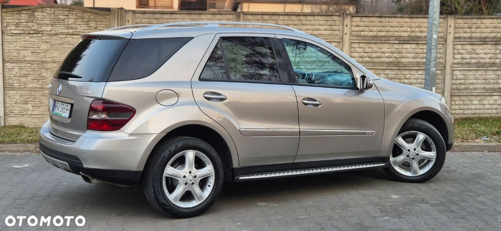 Mercedes-Benz ML 320 CDI 4Matic 7G-TRONIC Edition 10 - 31