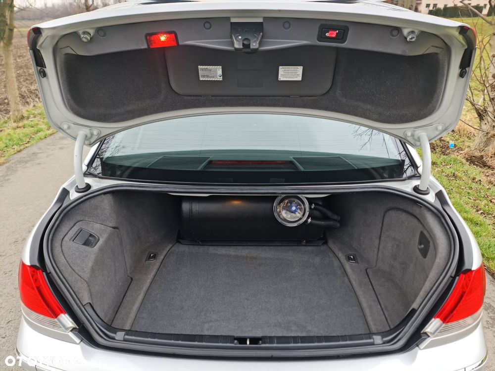 BMW Seria 7 740Li - 22