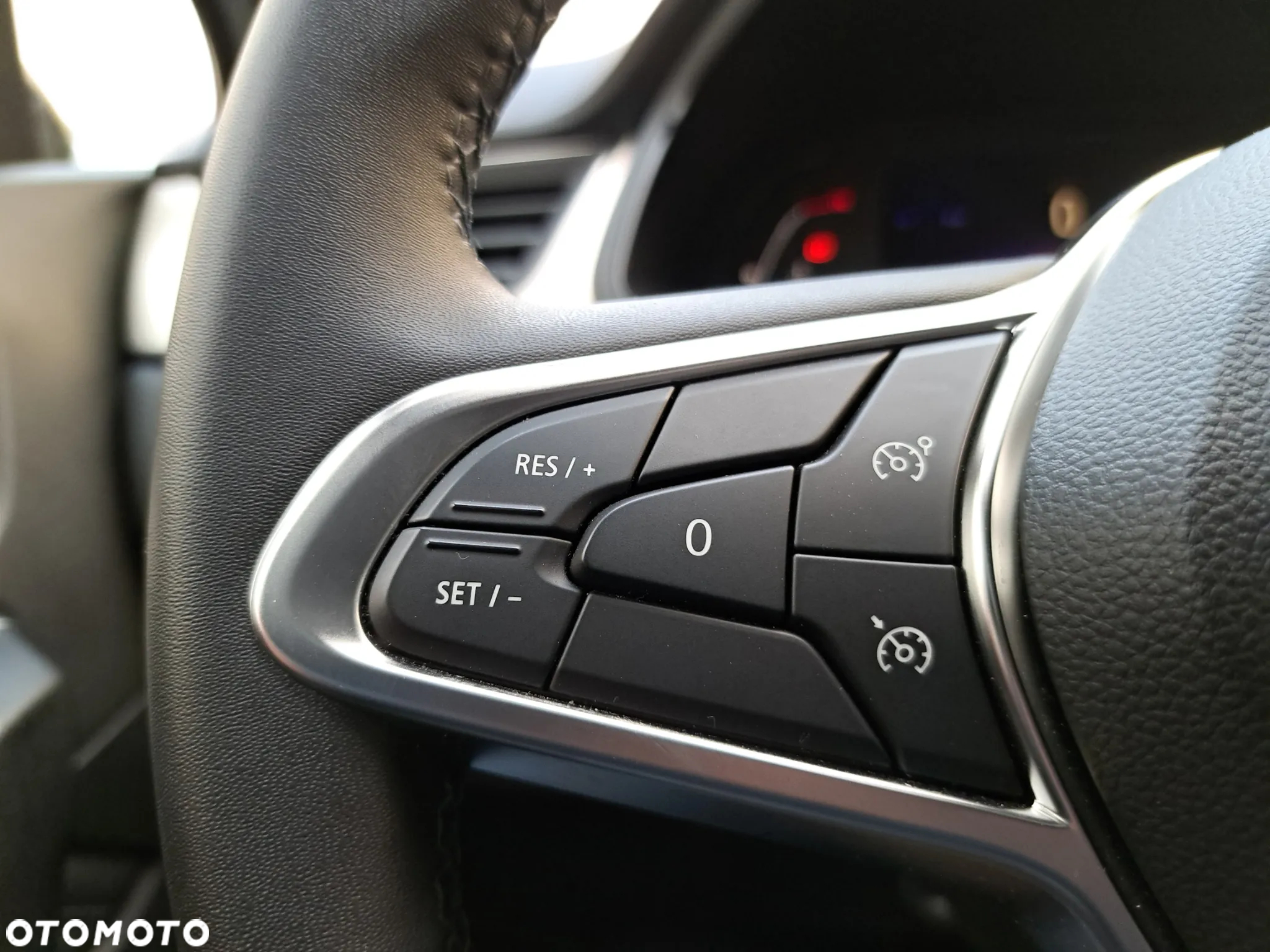 Renault Captur 1.3 TCe mHEV Techno EDC - 17