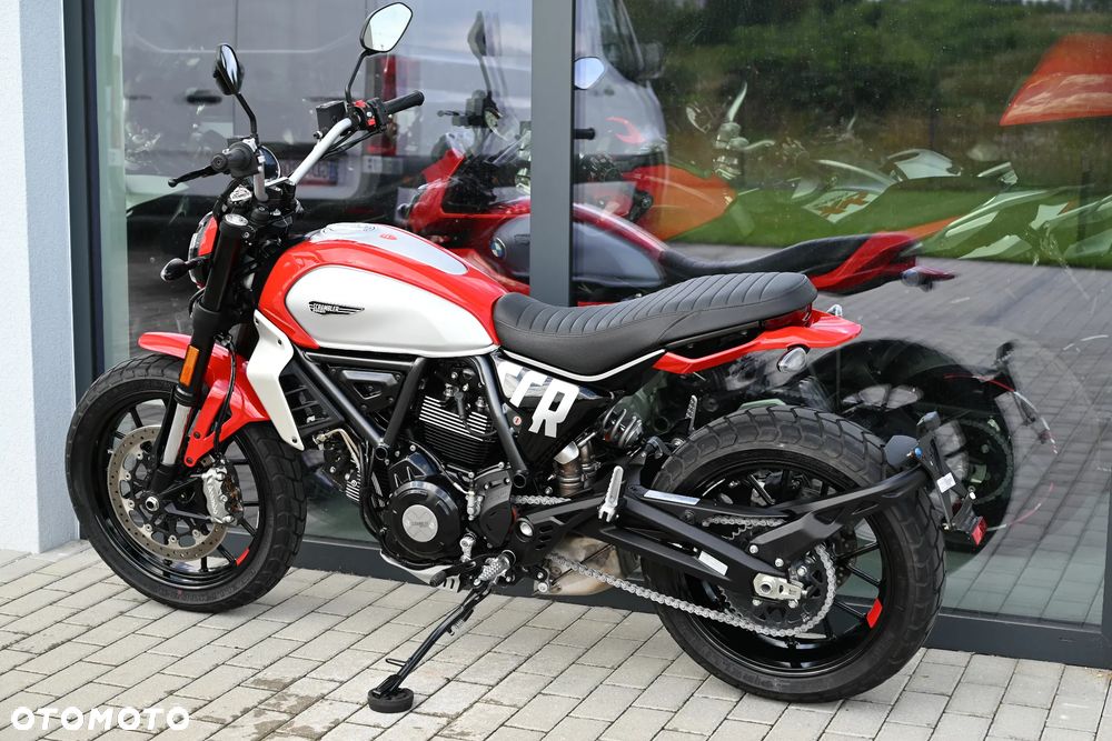 Ducati Scrambler - 40