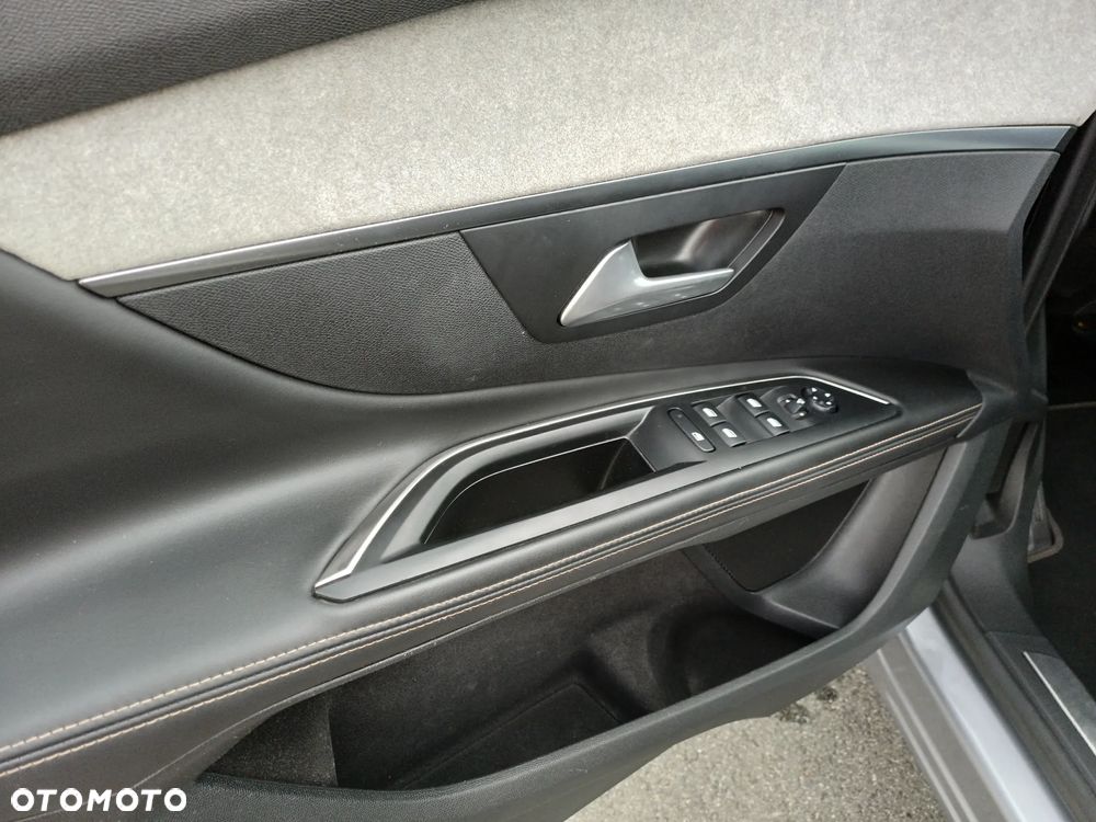 Peugeot 5008 BlueHDI 180 EAT8 GT - 19