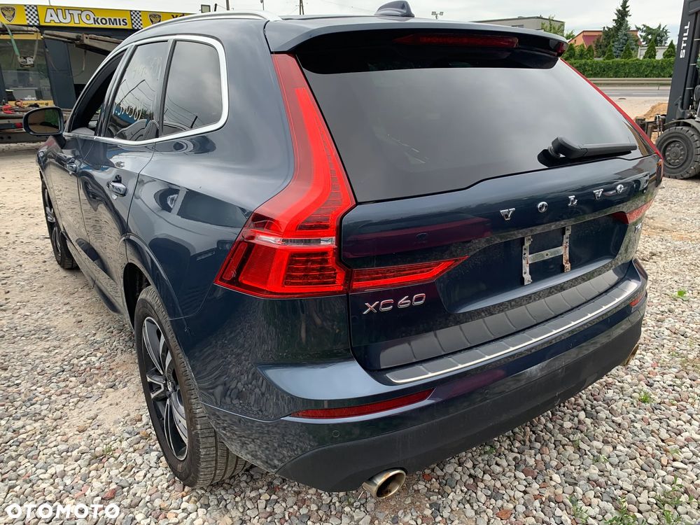 Volvo XC 60 T6 AWD Momentum - 2