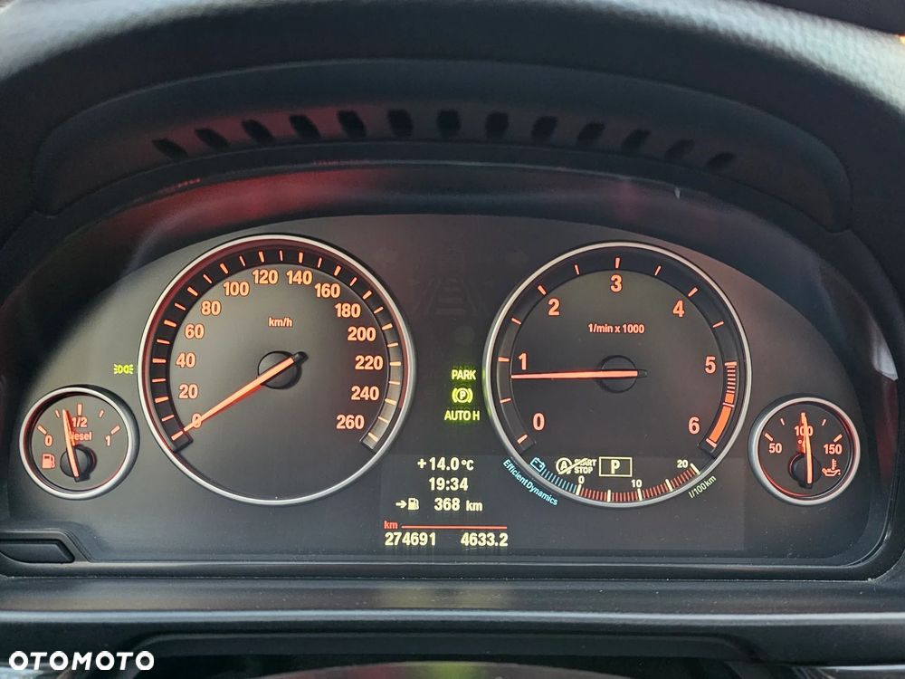 BMW Seria 5 520d xDrive - 38