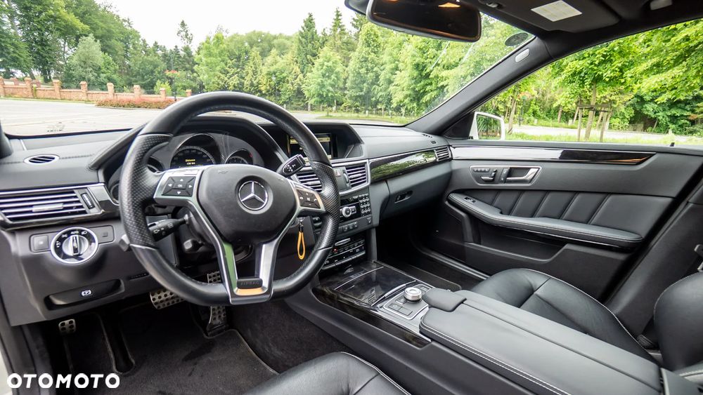 Mercedes-Benz Klasa E 500 BlueEFFICIENCY 7G-TRONIC Avantgarde - 24