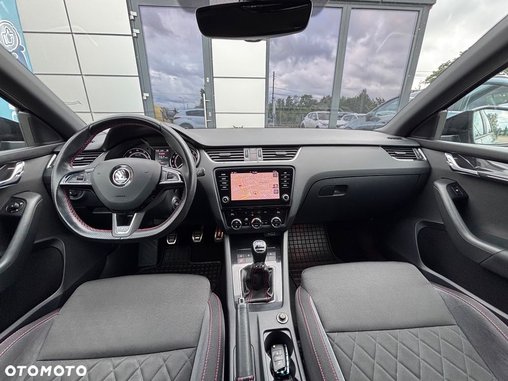Skoda Octavia 2.0 TSI RS - 18