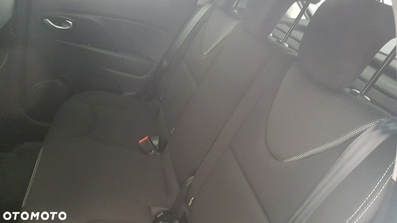 Renault Clio - 22