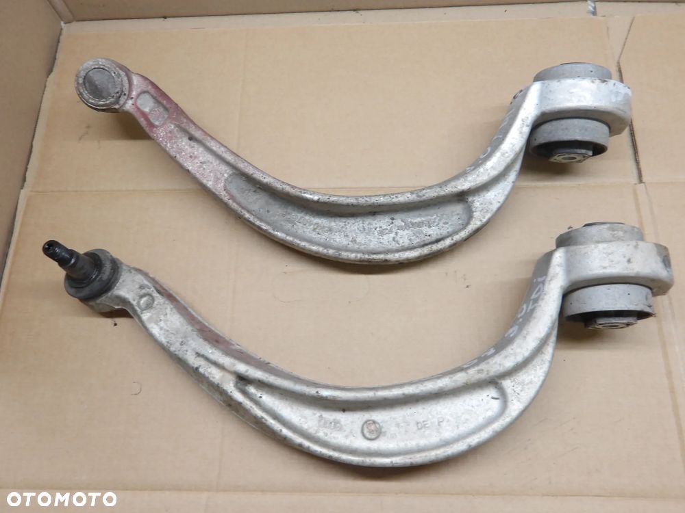 AUDI A4 B8 KOMBI 08-12 3.0TDI WAHACZ PRAWY LEWY PRZÓD 8K0407695F - 1