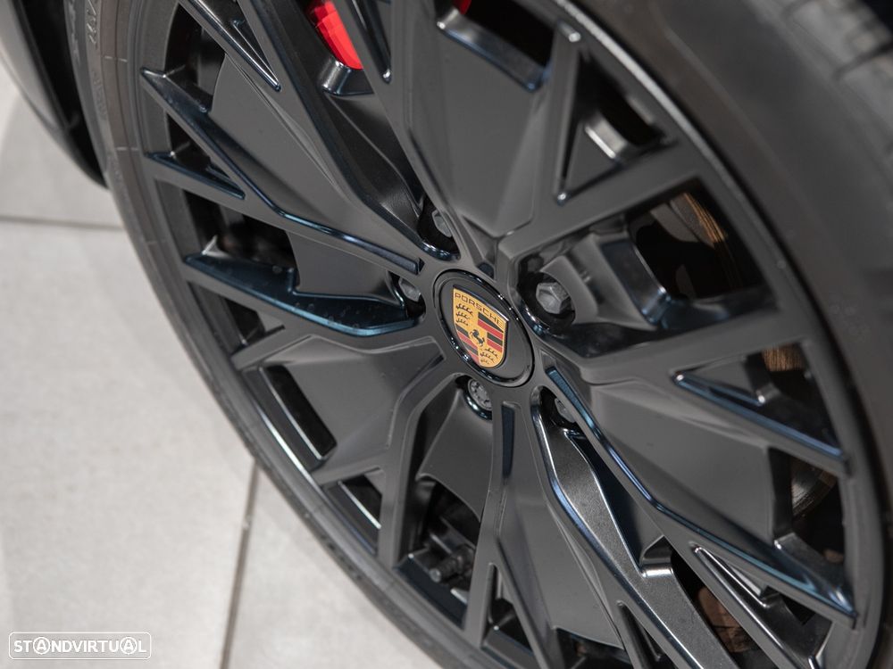Porsche Taycan GTS - 10