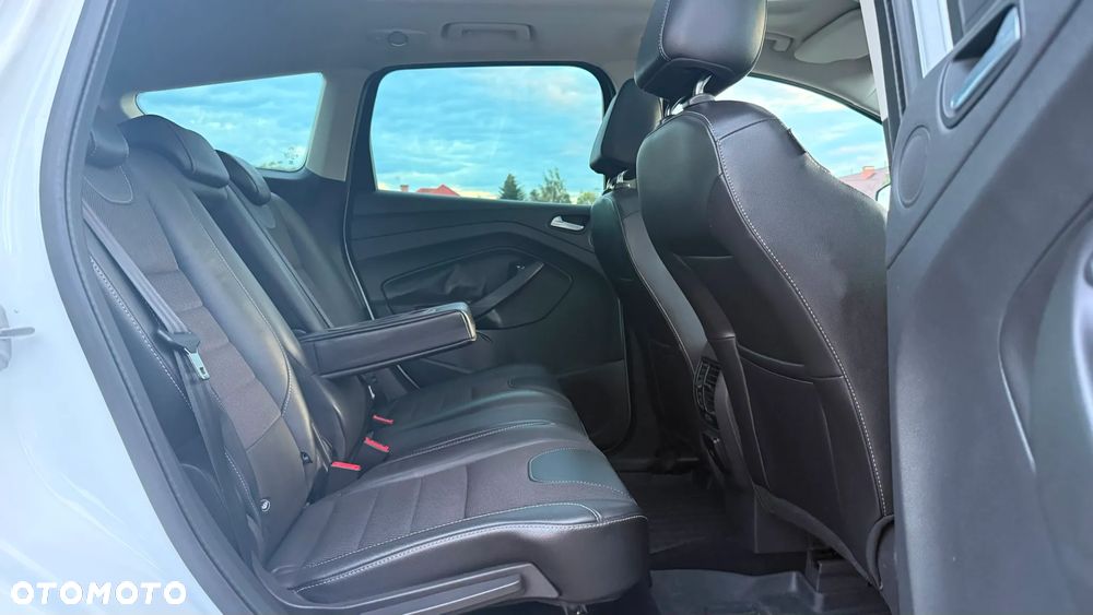 Ford Kuga 2.0 TDCi 4x4 Titanium - 27