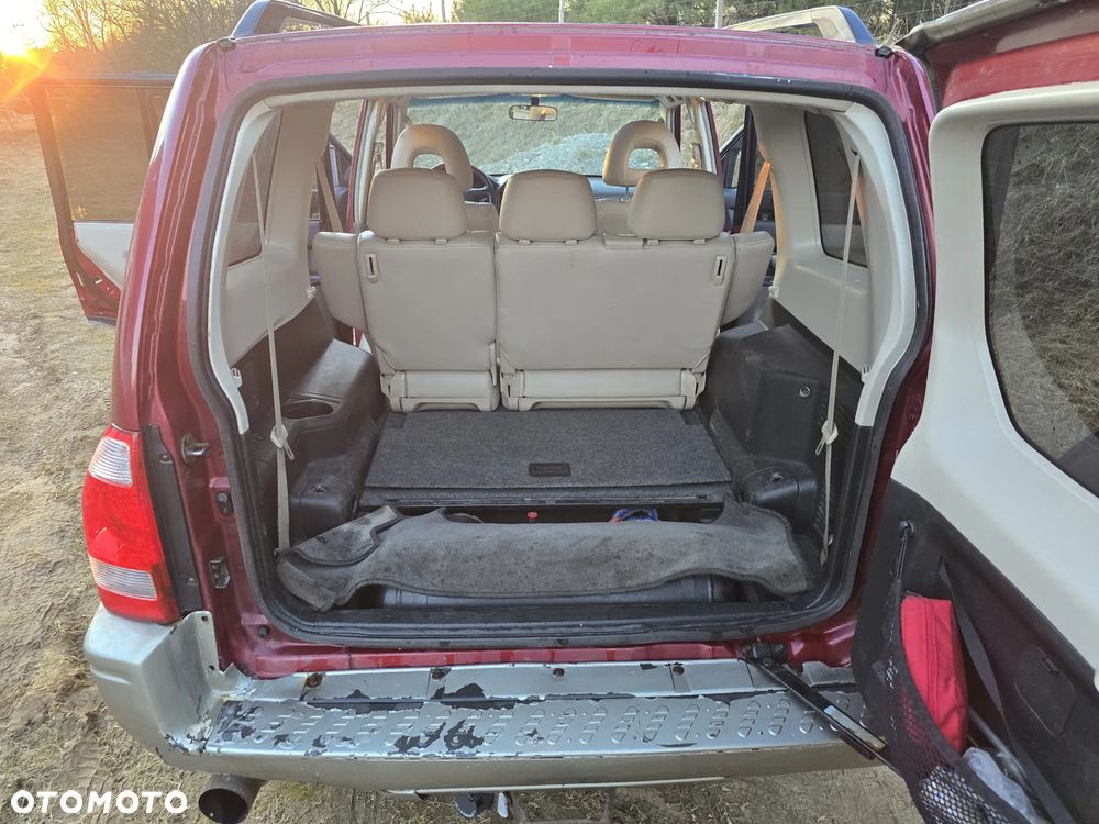 Mitsubishi Montero - 18