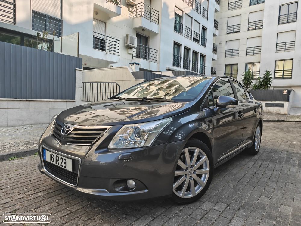 Toyota Avensis SD 2.2 D-4D Luxury +GPS+Pele - 2
