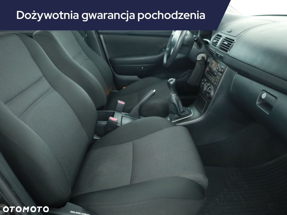 Toyota Avensis - 9