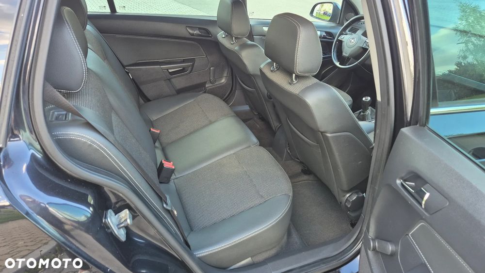 Opel Astra 1.7 CDTI DPF Cosmo - 14