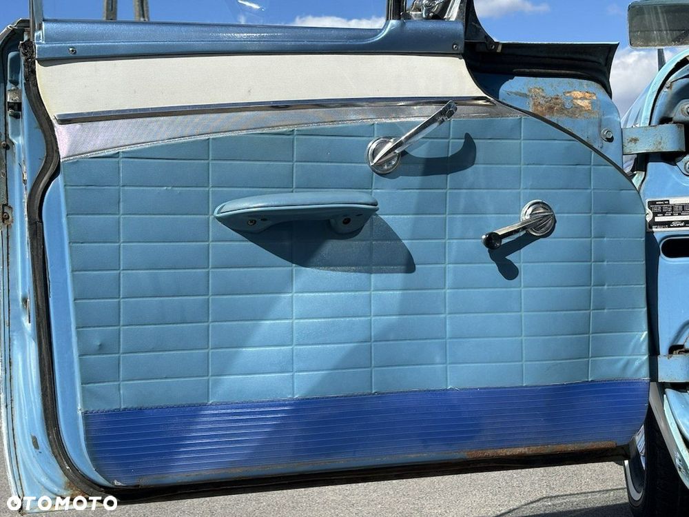 Ford Fairlane - 35
