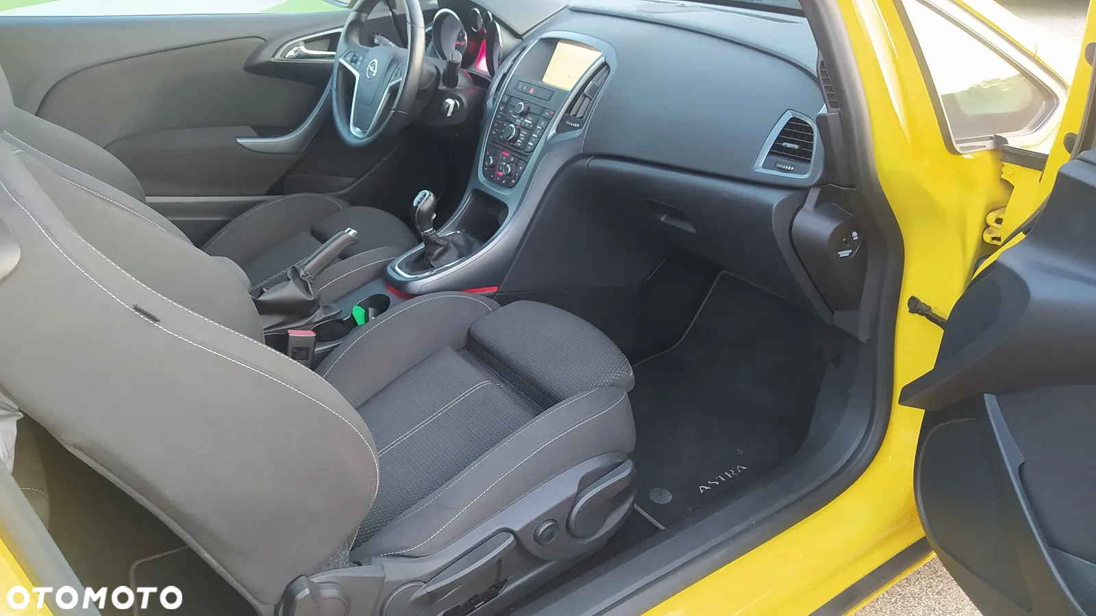 Opel Astra GTC 1.6 Turbo Edition - 16