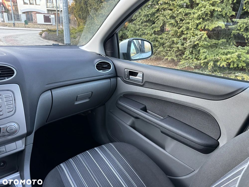 Ford Focus 1.6 16V Style+ - 35