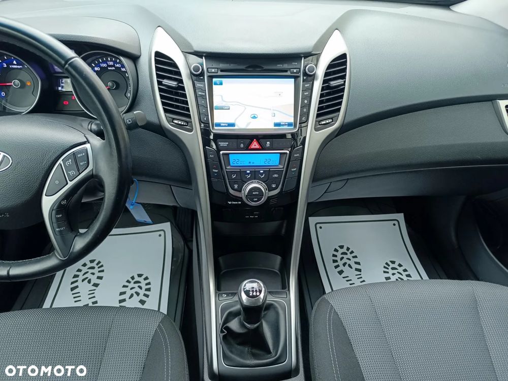 Hyundai i30 blue Kombi 1.6 GDi Style - 30