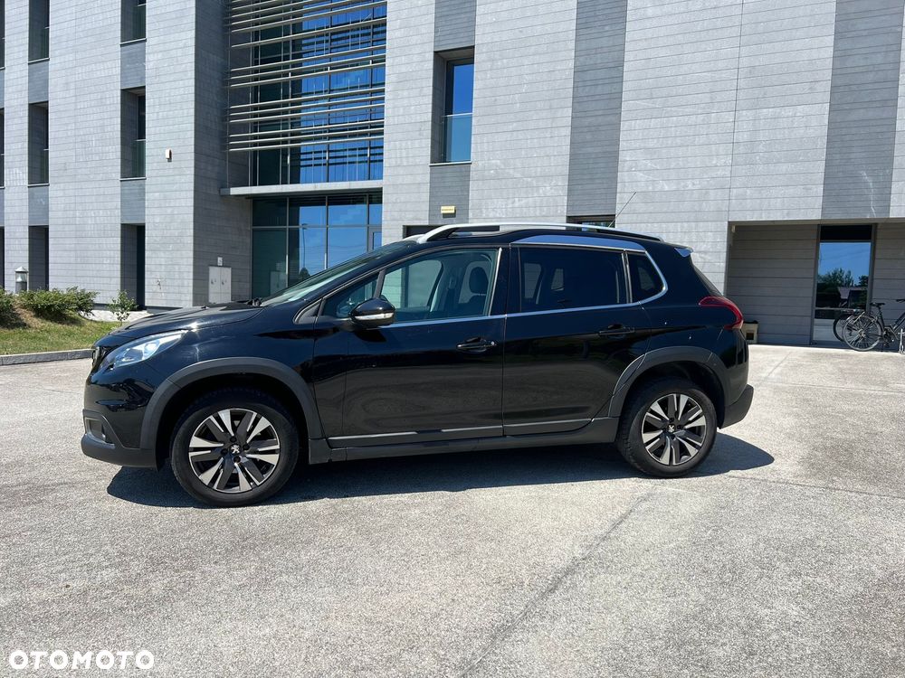 Peugeot 2008 1.2 Pure Tech GPF Signature S&S EAT6 - 9