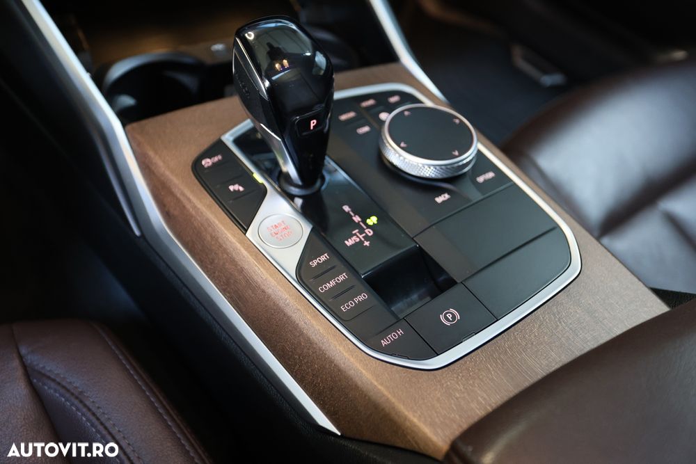 BMW Seria 3 320d xDrive Aut. Luxury Line - 31