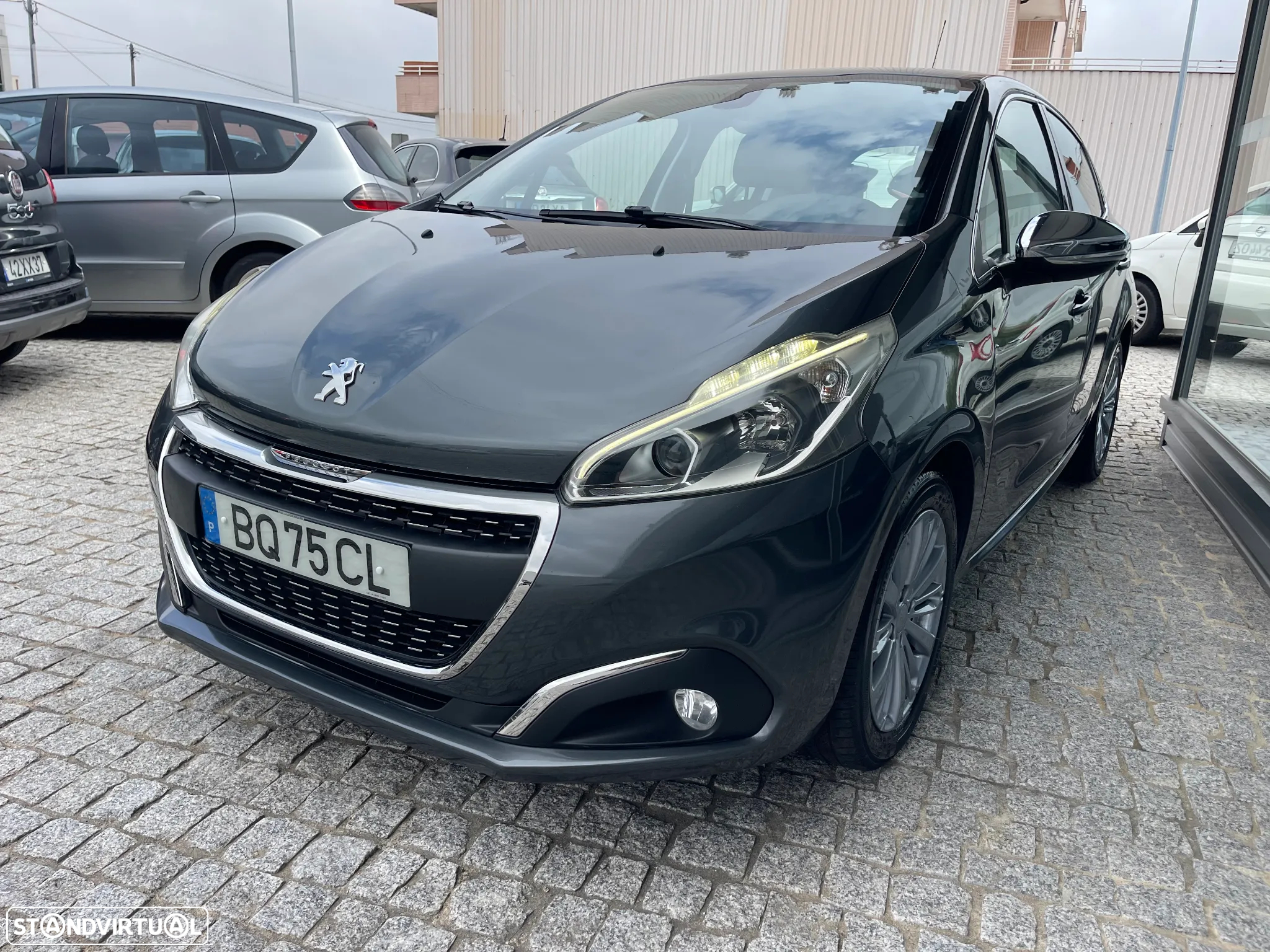 Peugeot 208 1.2 PureTech Allure - 8