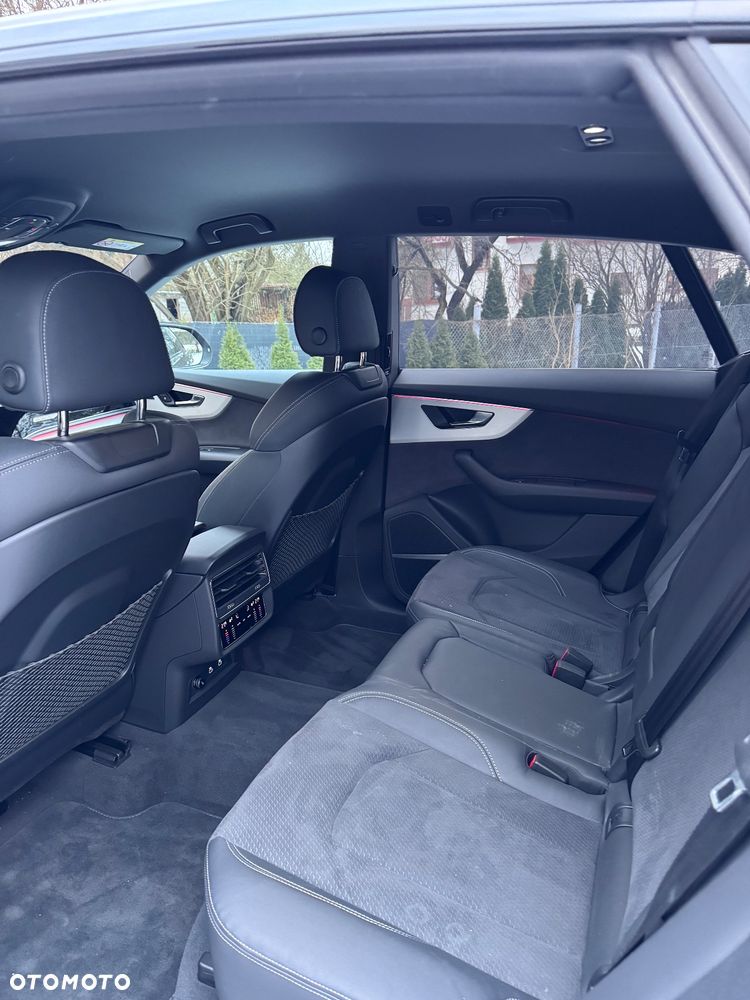 Audi Q8 - 12