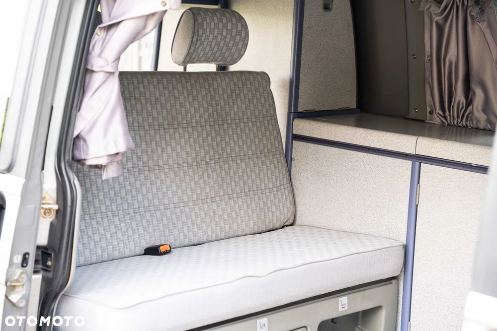 Volkswagen California - 34