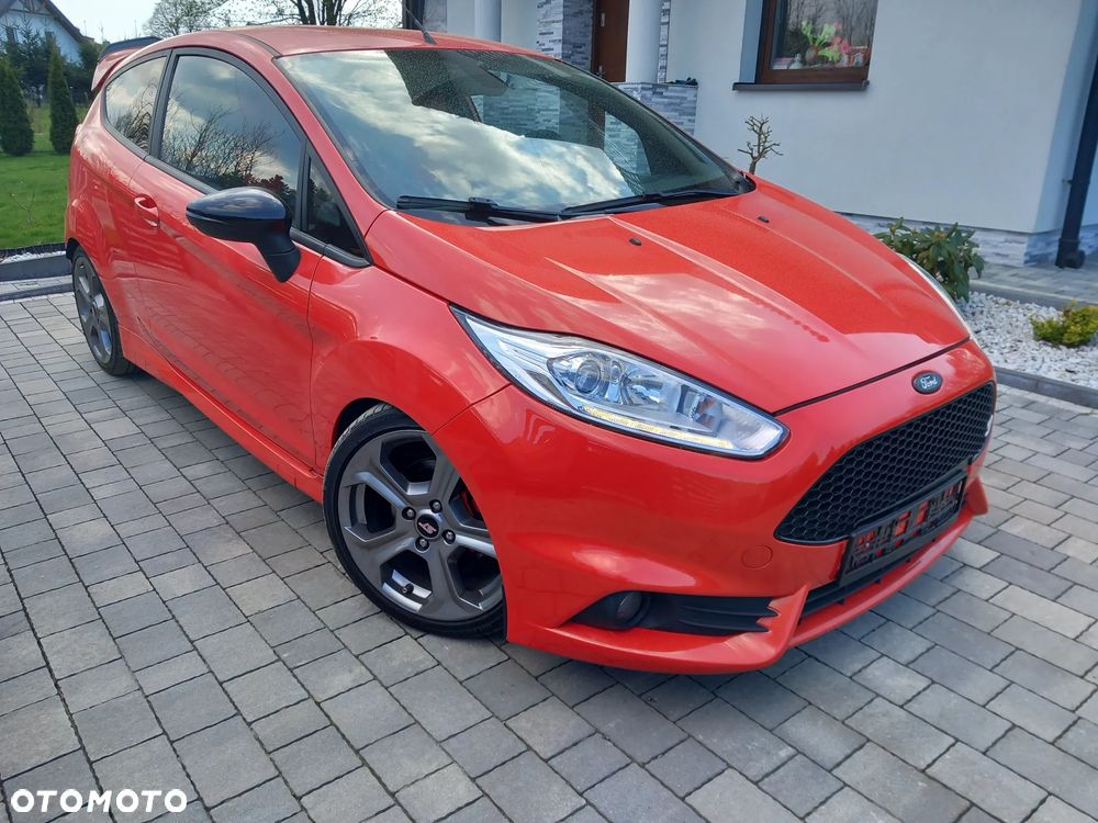 Ford Fiesta 1.6 EcoBoost ST - 14