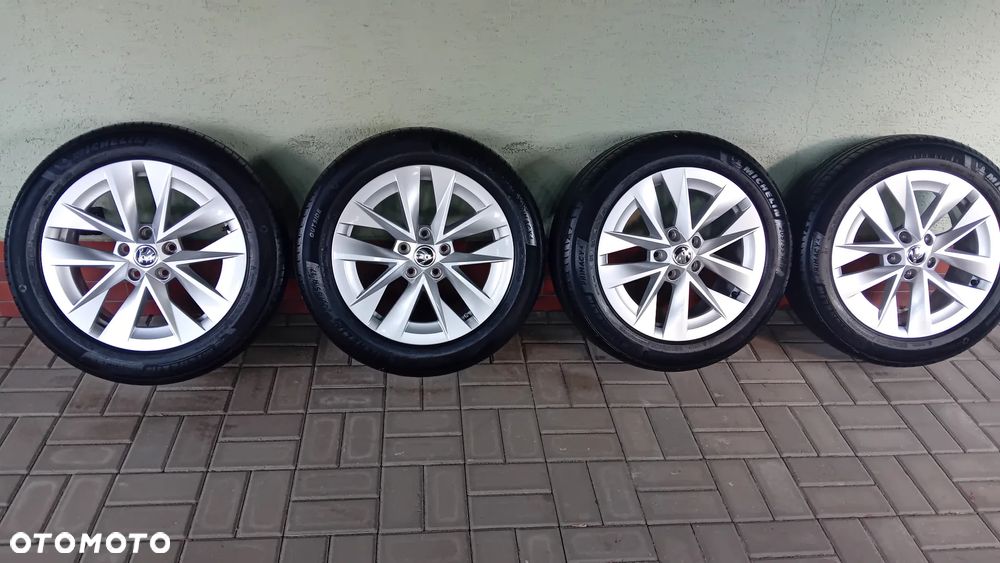 KOŁA ALUMINIOWE 17" Skoda + Opony Michelin letnie 205/55R17 - 1
