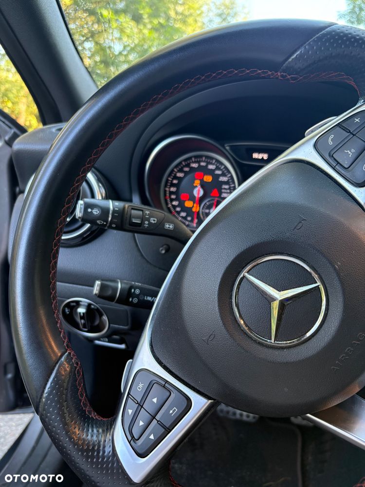 Mercedes-Benz GLA 180 7G-DCT AMG Line - 15