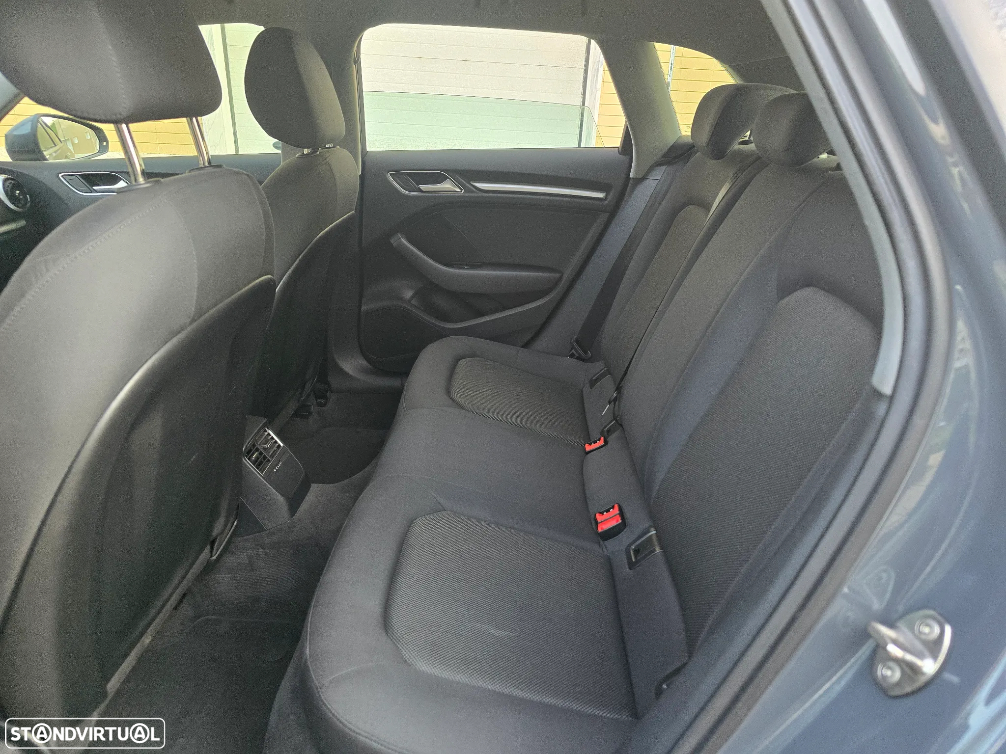 Audi A3 Sportback 1.6 TDI S-line S tronic - 23