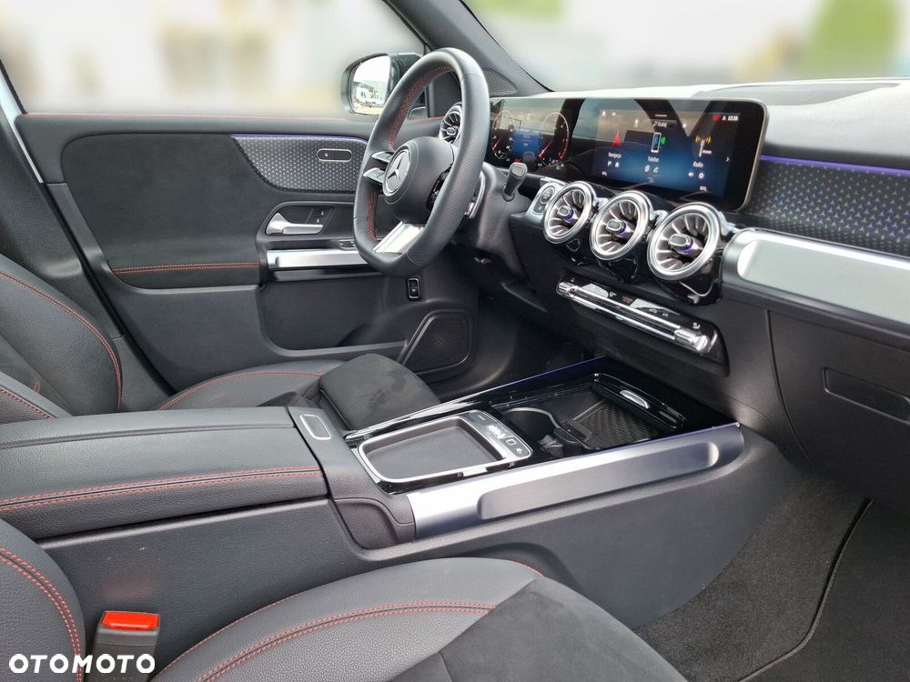 Mercedes-Benz GLB - 12
