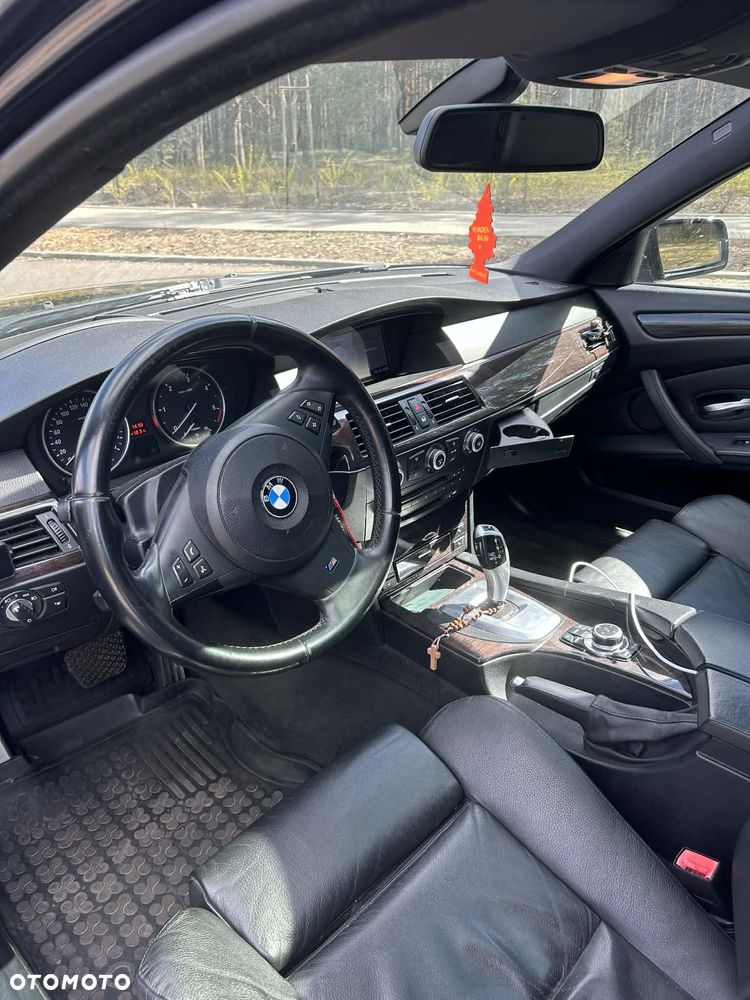 BMW Seria 5 525d - 14