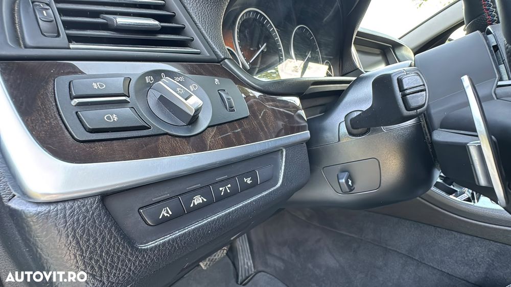 BMW Seria 5 528i xDrive Aut. - 1