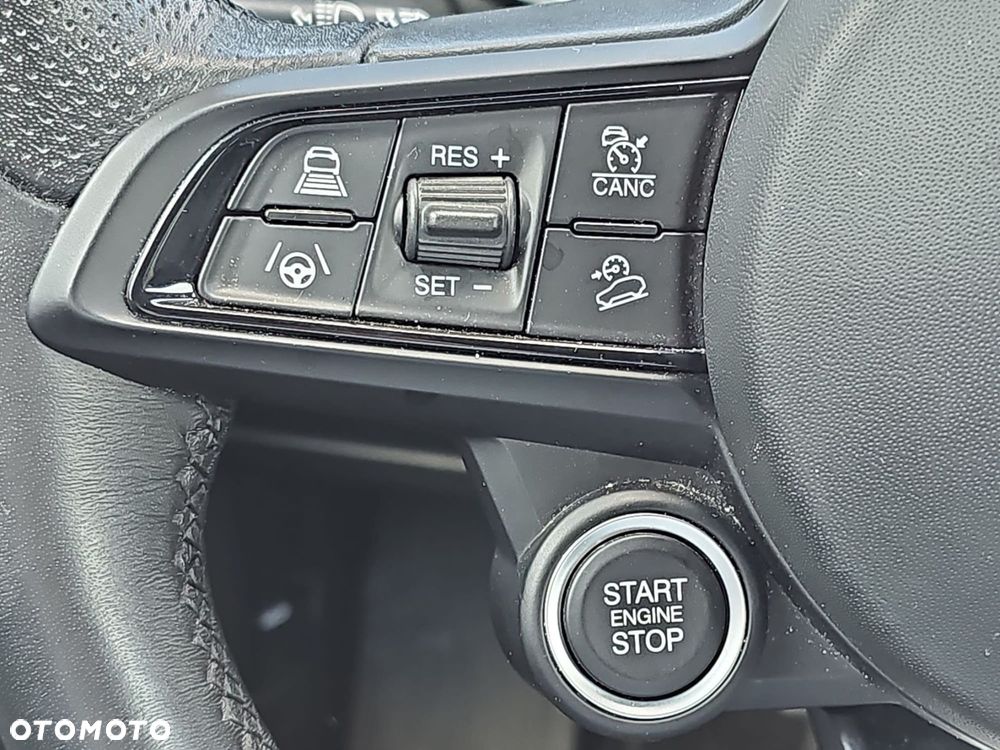 Alfa Romeo Stelvio 2.0 Turbo Veloce Q4 - 25