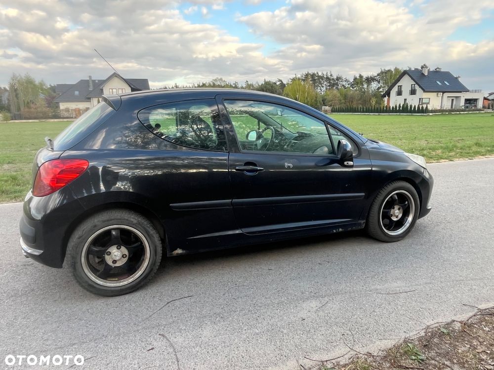 Peugeot 207 90 HDi FAP (Blue Lion) 99G - 7