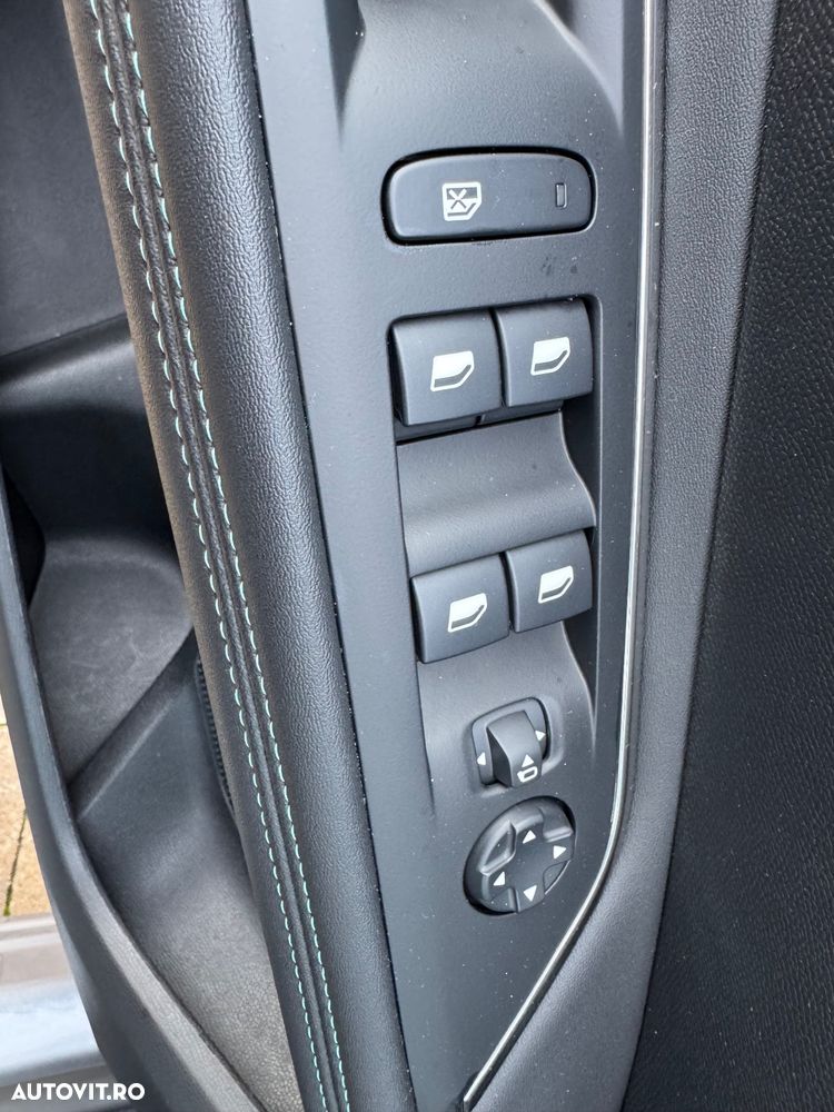 Peugeot 3008 Plug-In Hybrid 225 e-EAT8 Allure Pack - 26