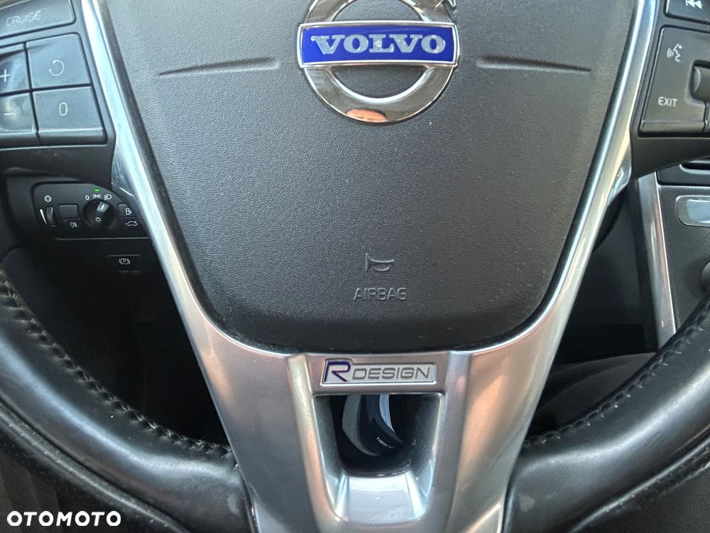 Volvo XC 60 2.4D AWD RDesign - 14