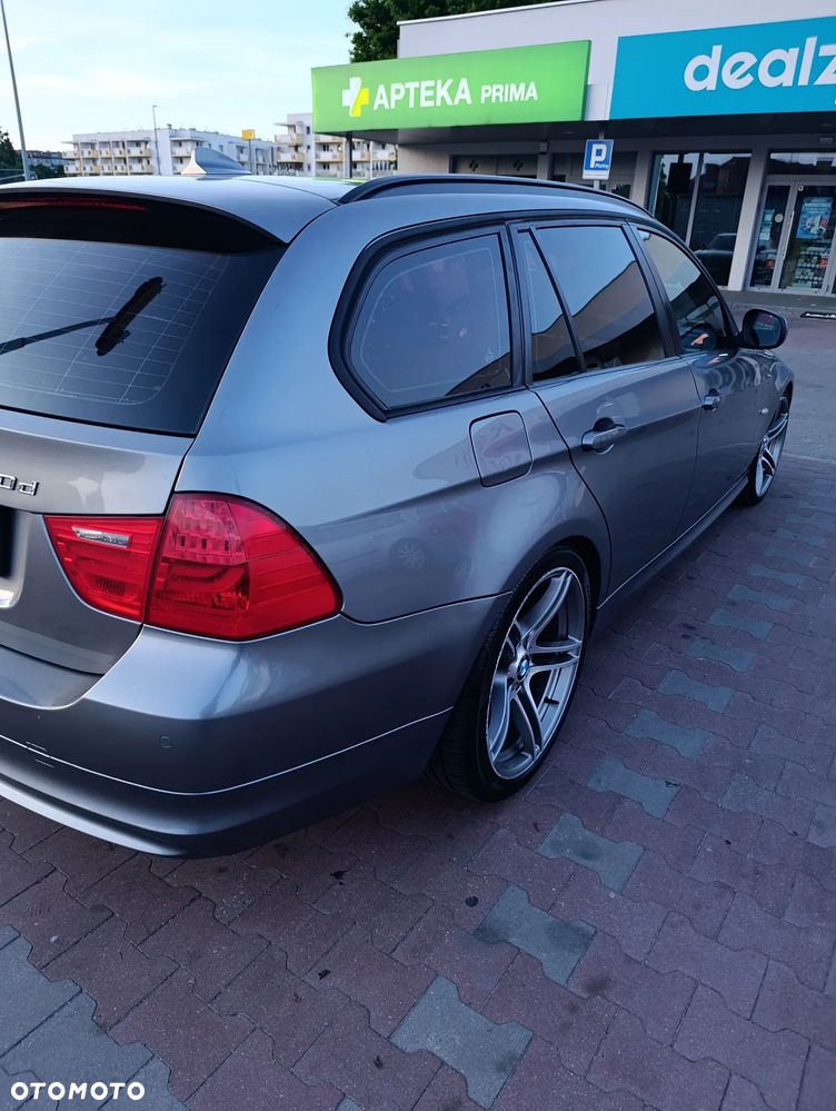 BMW Seria 3 320d Efficient Dynamics Sport Line - 8