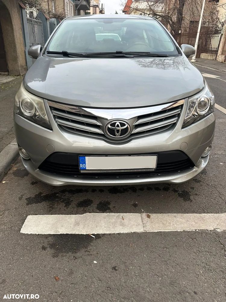 Toyota Avensis 2.0 D-4D Executive - 1