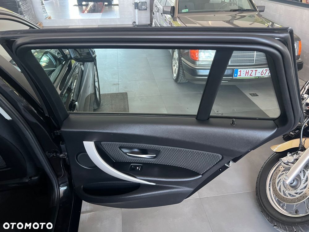 BMW Seria 3 316d Edition Luxury Line Purity - 27