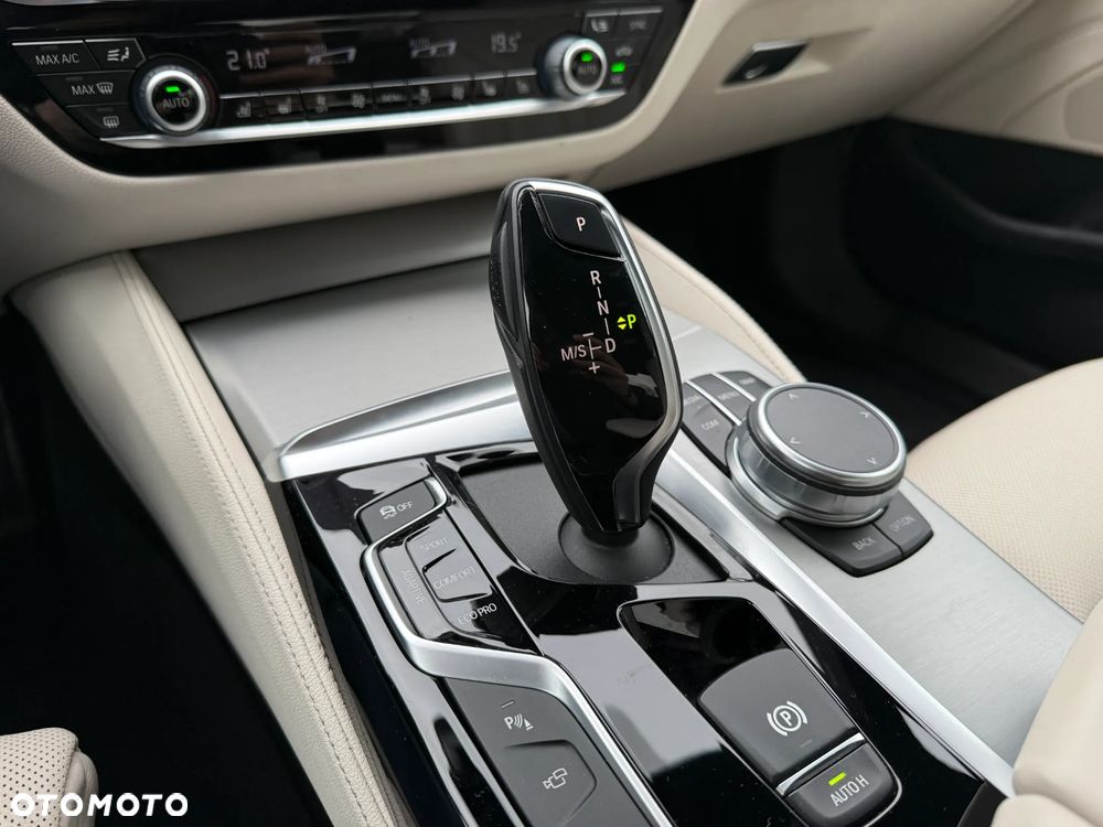 BMW Seria 5 540i xDrive M Sport sport - 23