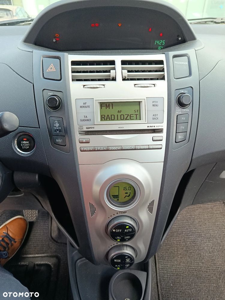 Toyota Yaris - 17