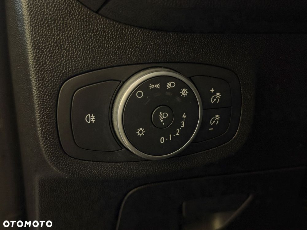 Ford Fiesta - 25