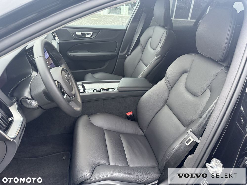 Volvo V60 Cross Country - 12