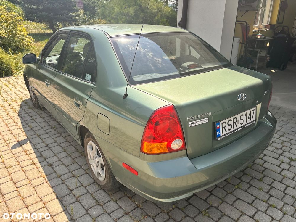 Hyundai Accent - 5