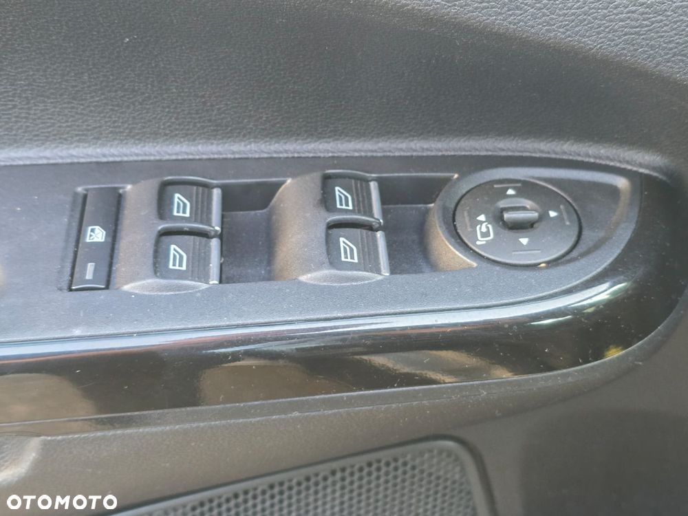 Ford B-MAX 1.0 EcoBoost Titanium - 26