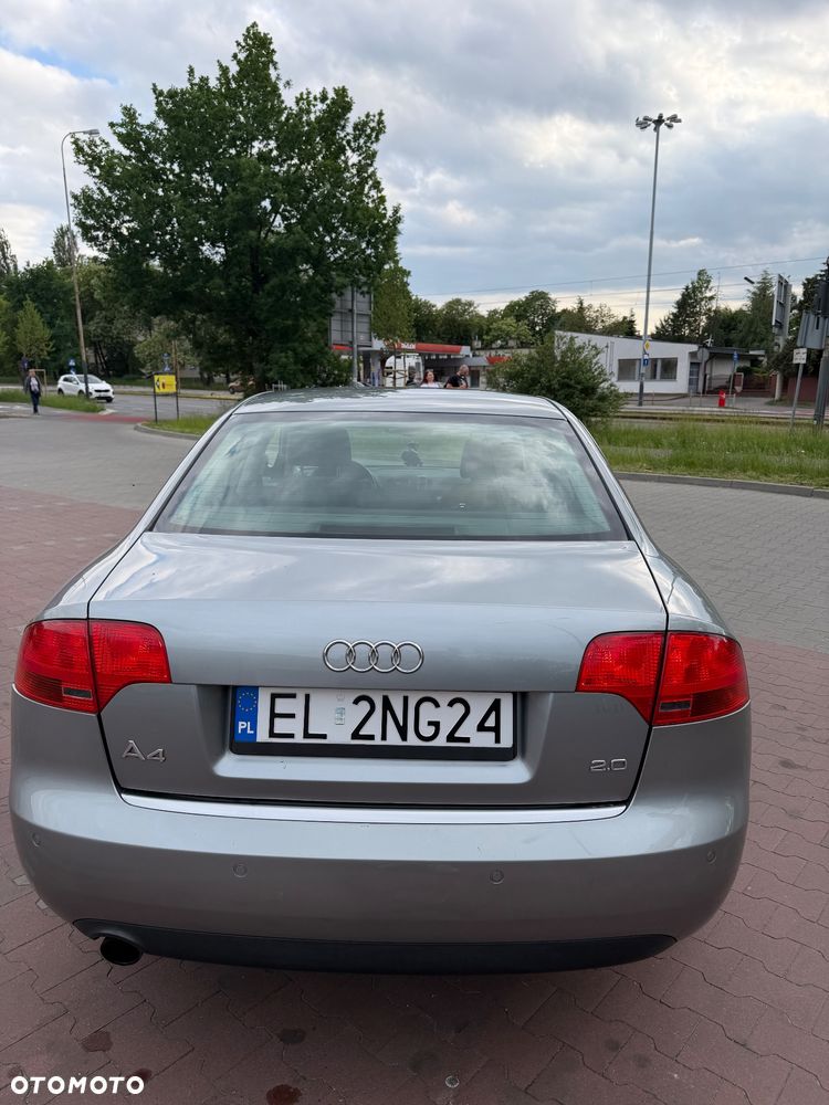 Audi A4 Limousine - 5